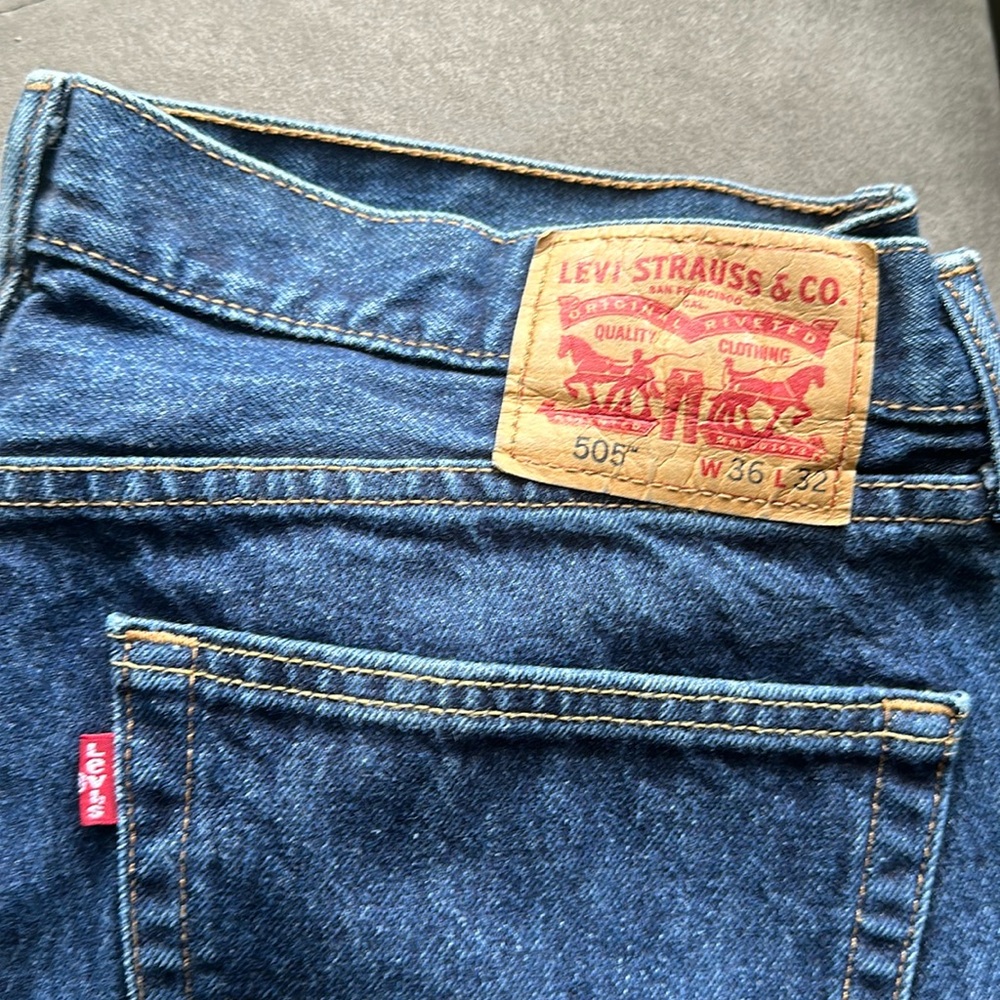 Levi 505s. 36x32
